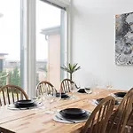 Glorious Semi-detached House, With Yard, Sauna, Parking With Charging Espoo
