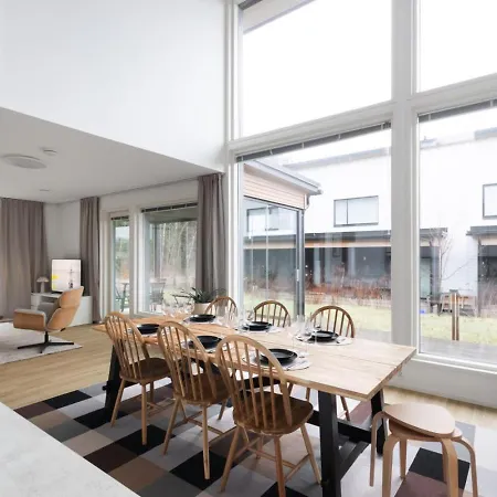 Glorious Semi-detached House, With Yard, Sauna, Parking With Charging