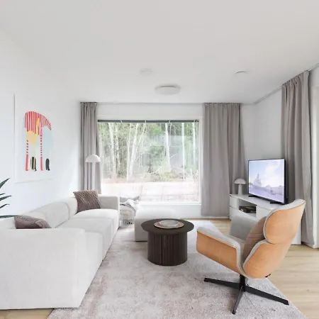 Glorious Semi-detached House, With Yard, Sauna, Parking With Charging
