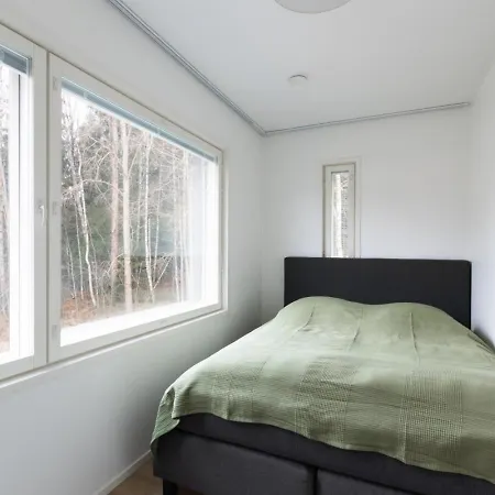 Nyaraló Glorious Semi-detached House, With Yard, Sauna, Parking With Charging