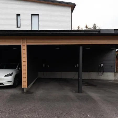 Glorious Semi-detached House, With Yard, Sauna, Parking With Charging