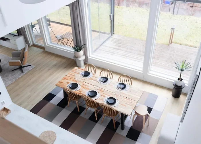 בית נופש Glorious Semi-detached House, With Yard, Sauna, Parking With Charging אספו