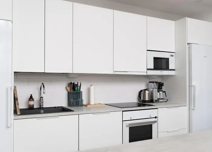 בית נופש Glorious Semi-detached House, With Yard, Sauna, Parking With Charging אספו