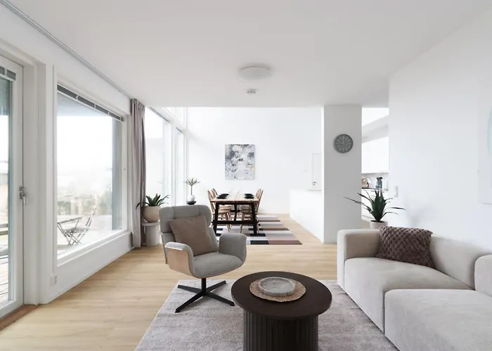 Glorious Semi-detached House, With Yard, Sauna, Parking With Charging בית נופש אספו