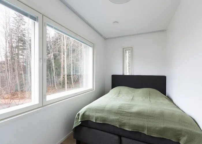 Nyaraló Glorious Semi-detached House, With Yard, Sauna, Parking With Charging